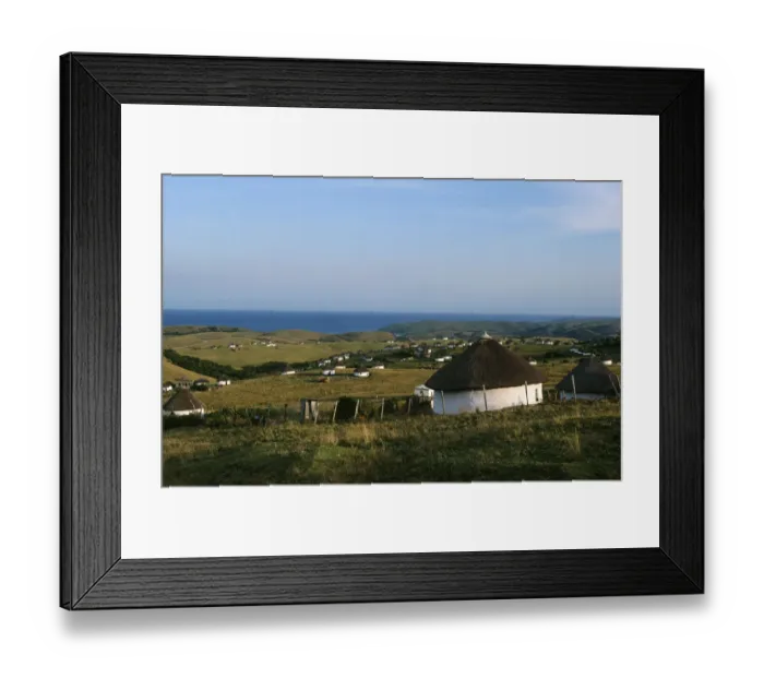 Framed Print : Traditional Thatch Homes (Rondawels) of Landilie Framed Print : Traditional Thatch Homes (Rondawels) of Landilie