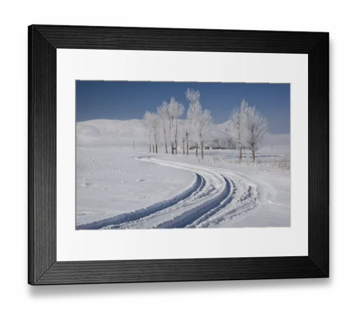 Framed Print : Road to Muradiye in snow, Van Province, Turkey Framed Print : Road to Muradiye in snow, Van Province, Turkey