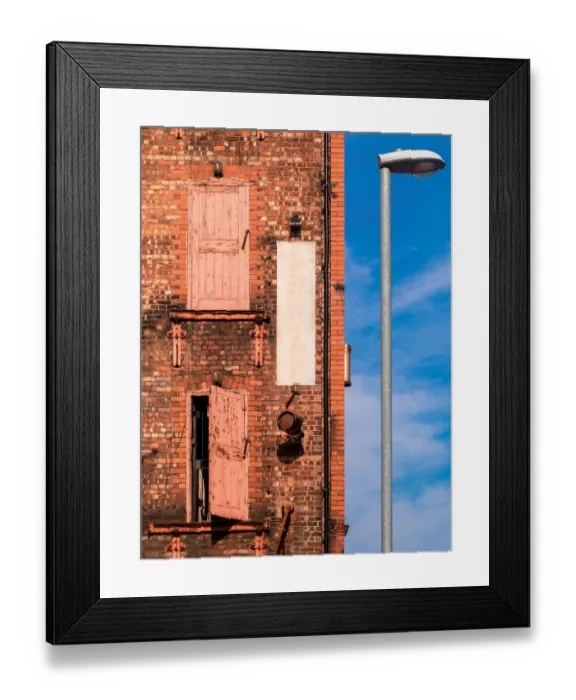 Framed Print : Manchester, a door in an abandoned building Framed Print : Manchester, a door in an abandoned building