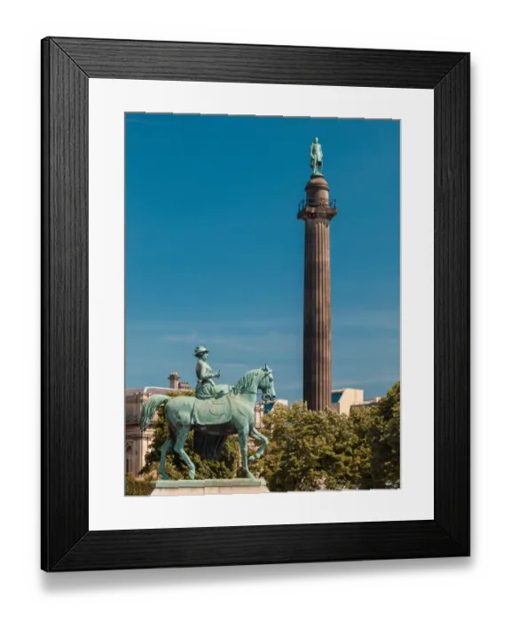 Framed Print : Liverpool, Queen Victoria and Wellington statues