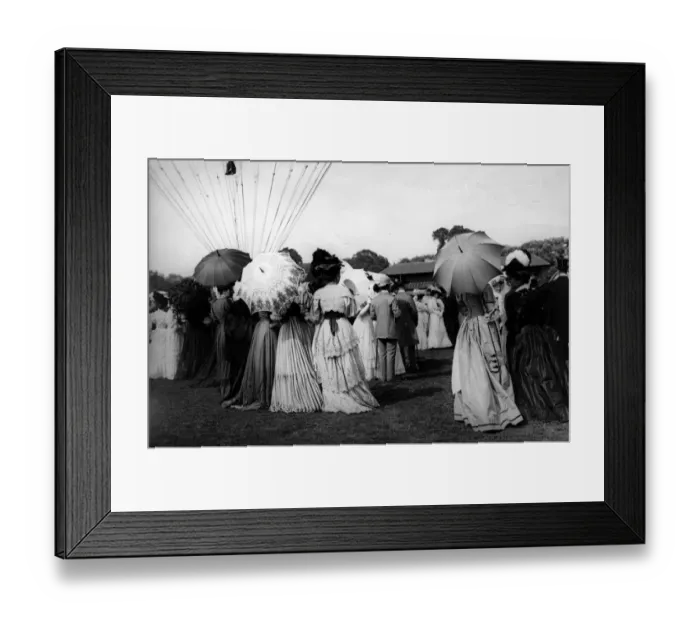 Framed Print : Balloon Spectators Framed Print : Balloon Spectators