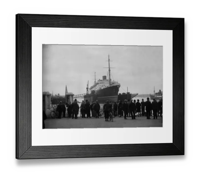 Framed Print : In The Floating Dock
