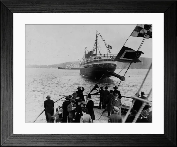 Framed Print : Welcome Tourists Framed Print : Welcome Tourists