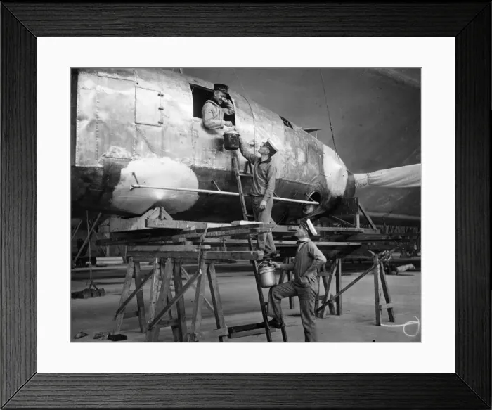 Framed Print : Fuelling The R38 Framed Print : Fuelling The R38