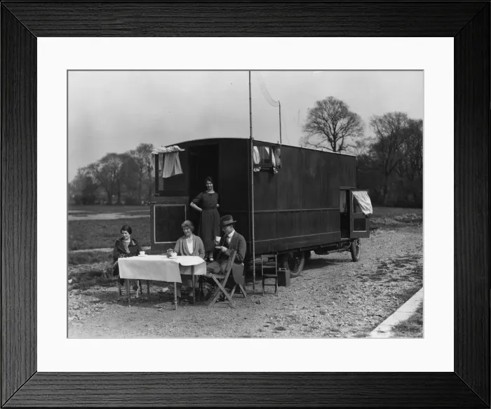 Framed Print : Overland Caravan Framed Print : Overland Caravan