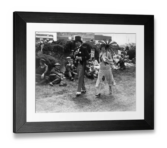 Framed Print : Racegoers At Ascot Framed Print : Racegoers At Ascot