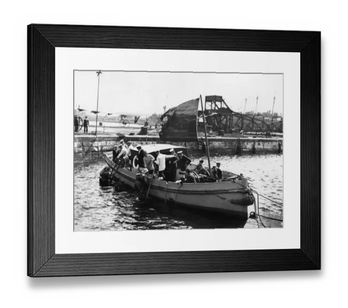 Framed Print : Diving Crew Framed Print : Diving Crew