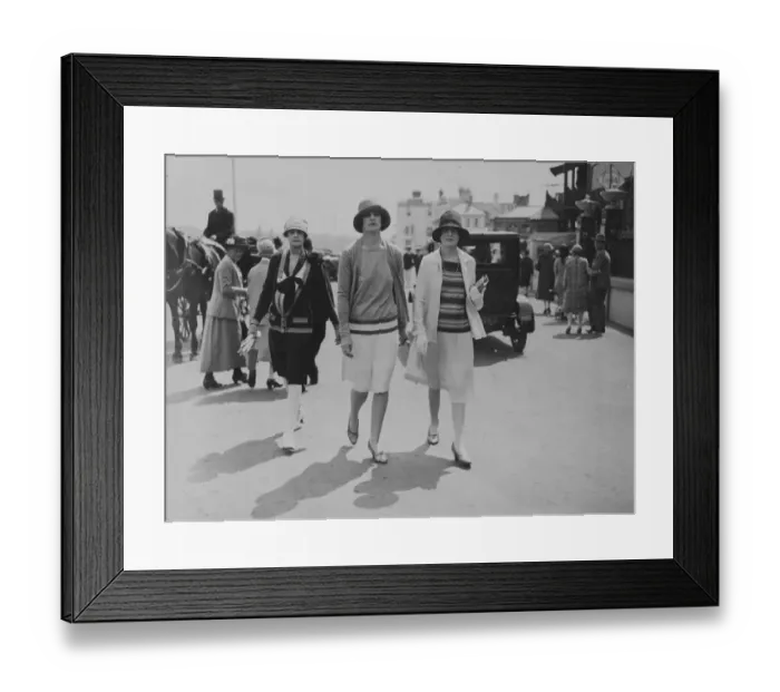 Framed Print : Regatta Women Framed Print : Regatta Women