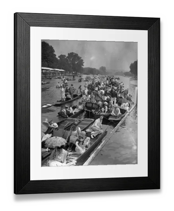 Framed Print : Regatta Crowds Framed Print : Regatta Crowds