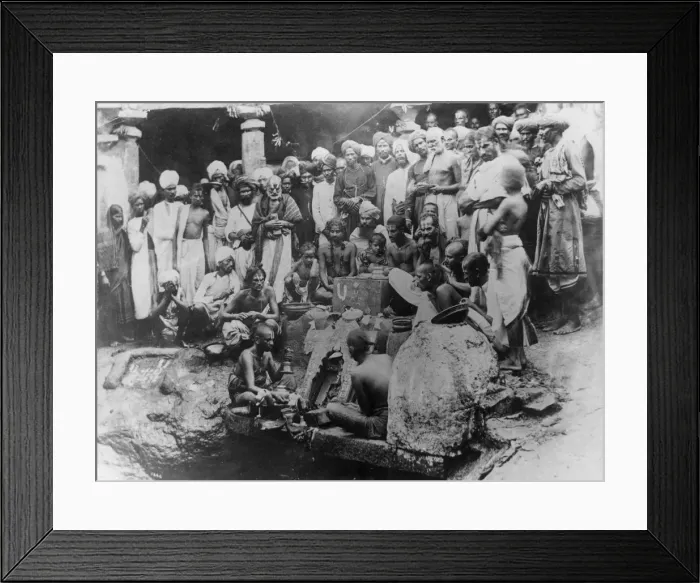 Framed Print : Hindu Worshippers Framed Print : Hindu Worshippers