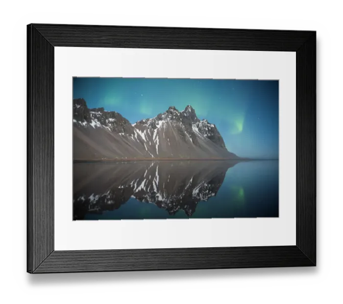 Framed Print : Vesturhorn and the northern lights, Iceland Framed Print : Vesturhorn and the northern lights, Iceland