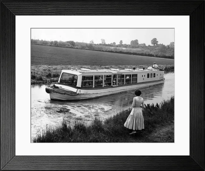 Framed Print : Pleasure Cruise Framed Print : Pleasure Cruise