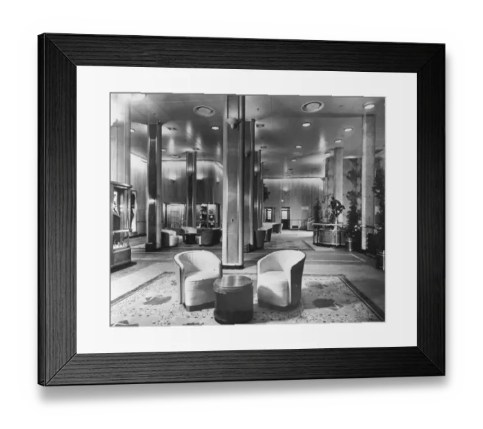 Framed Print : QE1 Luxury Framed Print : QE1 Luxury