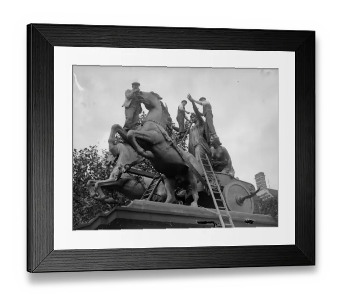 Framed Print : Queens Bathtime Framed Print : Queens Bathtime
