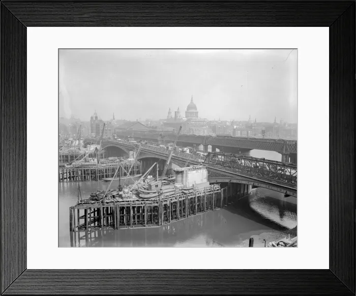 Framed Print : Blackfriars Bridge Framed Print : Blackfriars Bridge