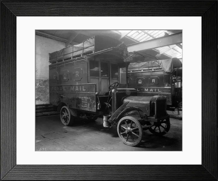Framed Print : Mail Van. 1913: A Royal Mail van, made by Leyland motors in Lancashire 
