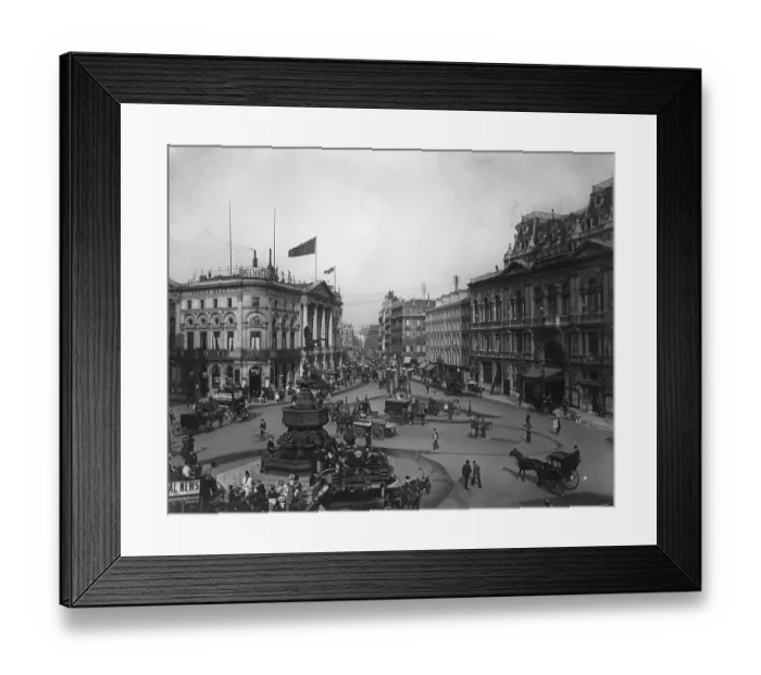Framed Print : Piccadilly Circus Framed Print : Piccadilly Circus