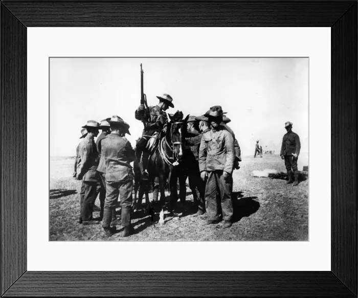 Framed Print : Boer War. circa 1900: G I Vs bringing news to the troops Framed Print : Boer War. circa 1900: G I Vs bringing news to the troops