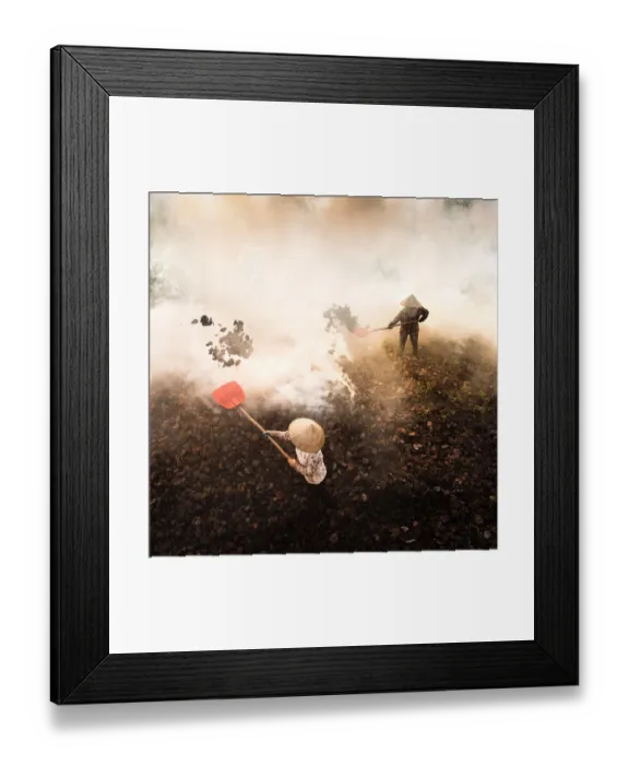 Framed Print : Women burning dry lotus after harvest in Ha Nam, Viet Nam, Indochina, Asia Framed Print : Women burning dry lotus after harvest in Ha Nam, Viet Nam, Indochina, Asia
