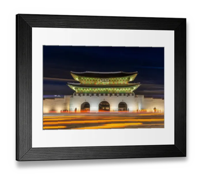 Framed Print : Gwanghwamun gate at Geyongbokgung Palace in Seoul at night, South Korea Framed Print : Gwanghwamun gate at Geyongbokgung Palace in Seoul at night, South Korea