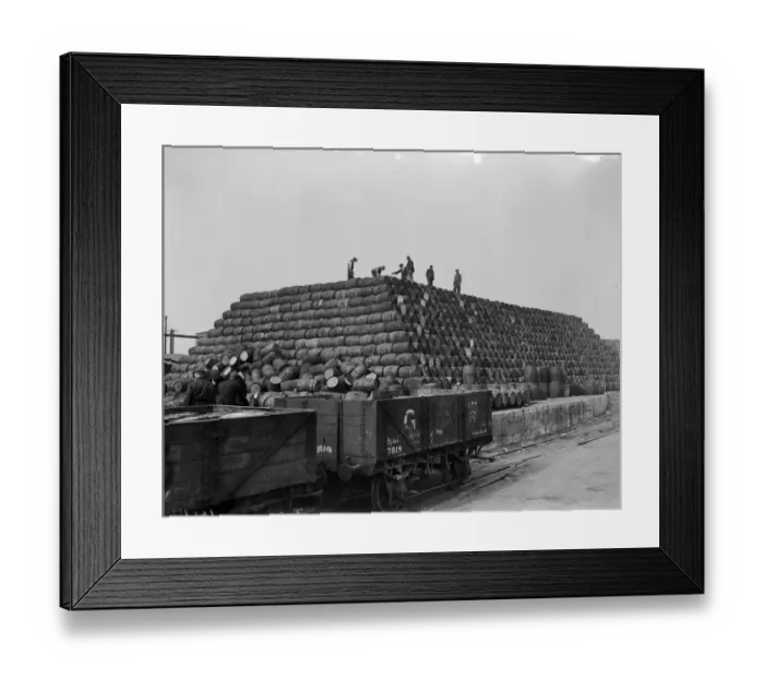 Framed Print : Loading Tarmac Framed Print : Loading Tarmac