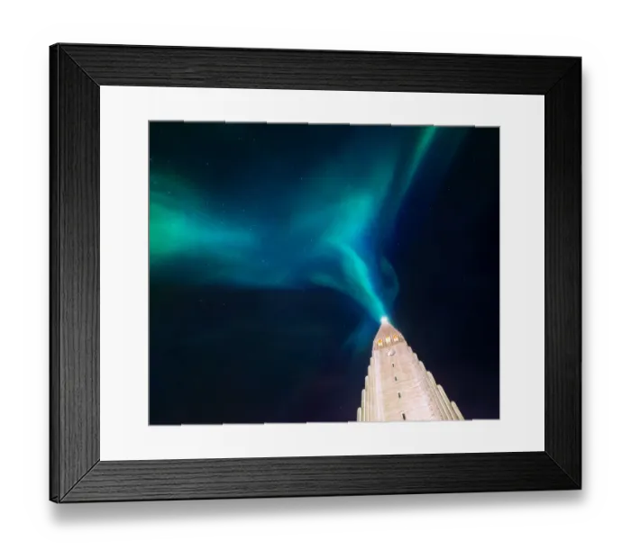 Framed Print : aurora borealis display over famous Hallgrimskirkja church, reykjavik, Iceland Framed Print : aurora borealis display over famous Hallgrimskirkja church, reykjavik, Iceland