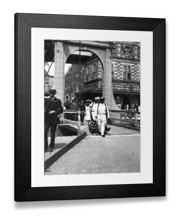 Framed Print : Market Porters Framed Print : Market Porters