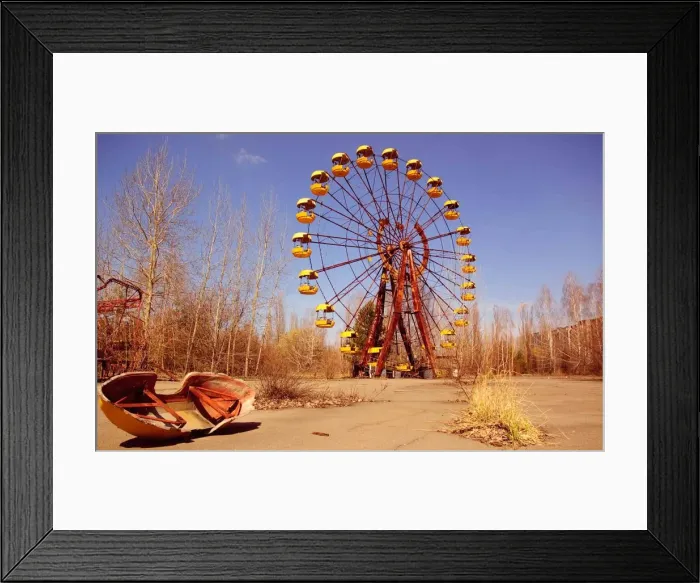 Framed Print : Ferris ride Framed Print : Ferris ride