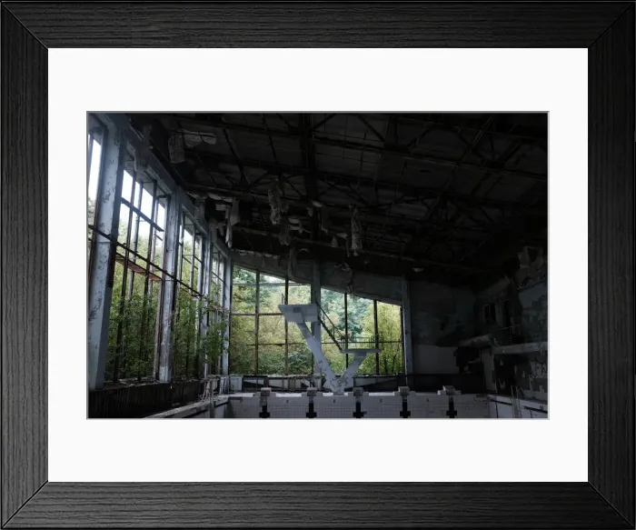 Framed Print : swimming pool Framed Print : swimming pool