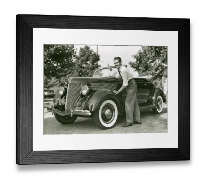 Framed Print : Man polishing his Ford car Framed Print : Man polishing his Ford car