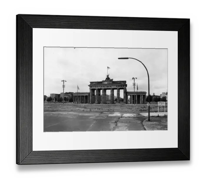 Framed Print : Brandenburg Gate & Wall, West Berlin
