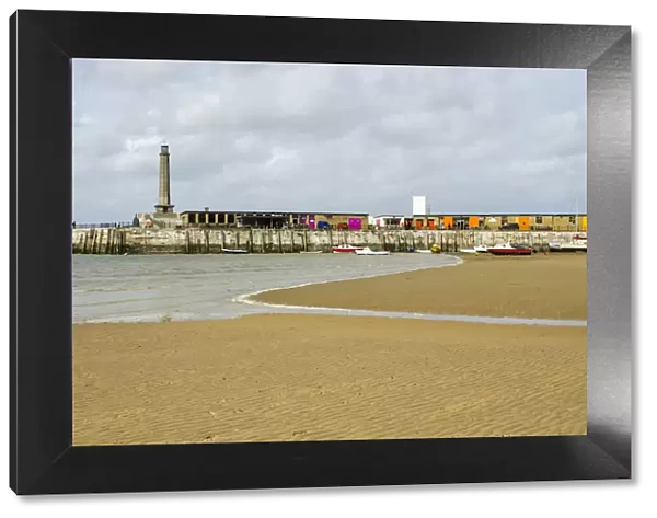 Margate bay with sandy beach, harbour, lighthouse and moored boats