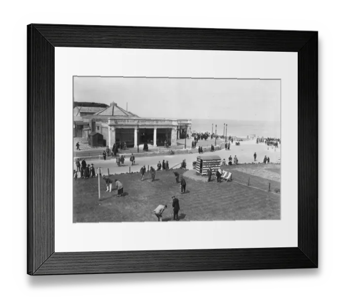 Framed Print : Miniature Golf, North Beach in Scarborough Framed Print : Miniature Golf, North Beach in Scarborough