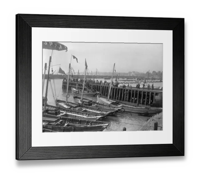 Framed Print : Bridlington Harbour Framed Print : Bridlington Harbour