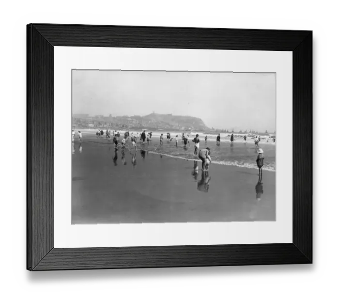 Framed Print : Paddling on South Sands, Scarborough Framed Print : Paddling on South Sands, Scarborough