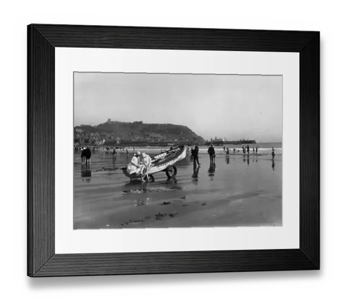 Framed Print : Holidaymakers on the sands at Scarborough, 1923 Framed Print : Holidaymakers on the sands at Scarborough, 1923