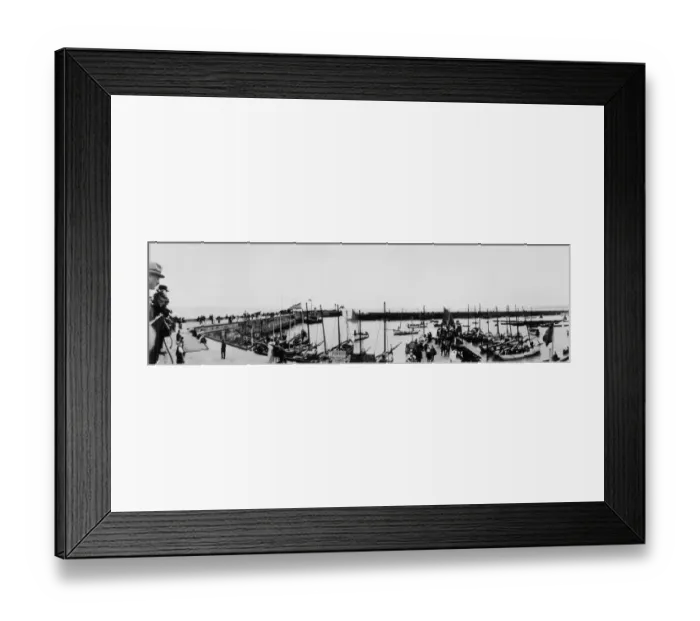 Framed Print : Busy Bridlington Framed Print : Busy Bridlington