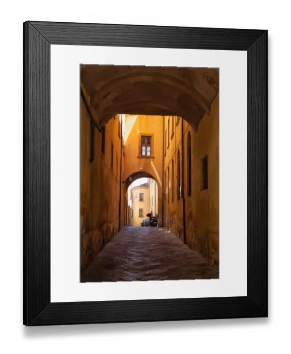 Framed Print : Narrow street in Cortona Framed Print : Narrow street in Cortona