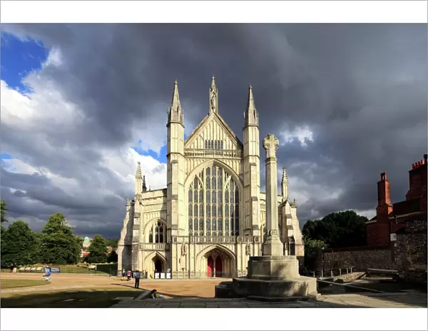Summer view over Winchester Cathedral