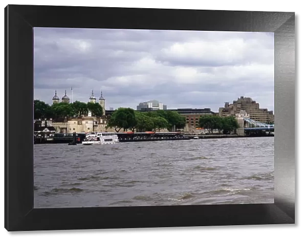 UK, England, London, Tower Bridge and HMS Belfast on River Thames