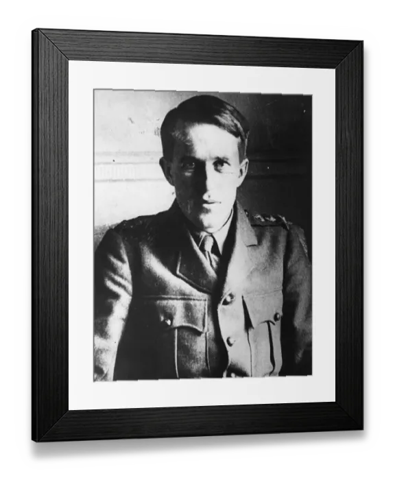 Framed Print : British soldier, adventurer and author Thomas Edward Lawrence known as Lawrence Of Arabia Framed Print : British soldier, adventurer and author Thomas Edward Lawrence known as Lawrence Of Arabia