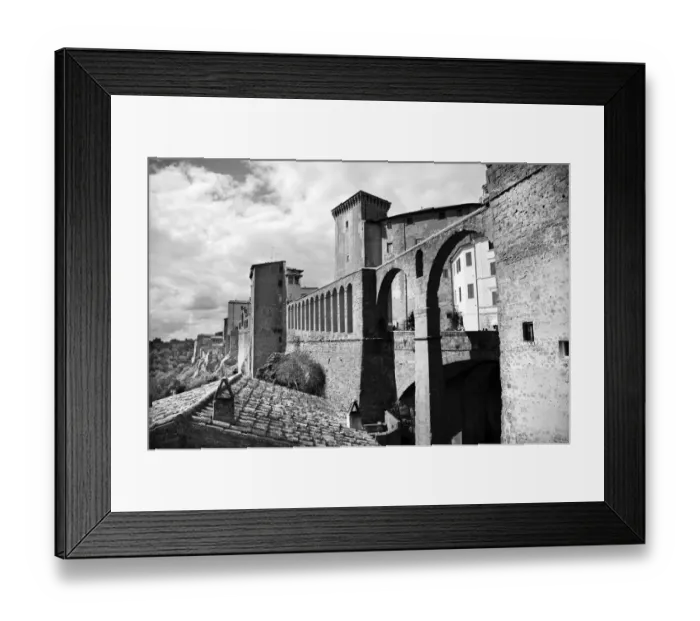 Framed Print : Black and white view of spectacular Medieval Pitigliano in Italy