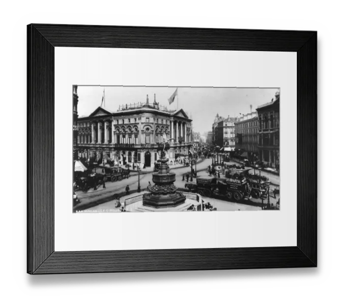 Framed Print : Piccadilly Circus Framed Print : Piccadilly Circus