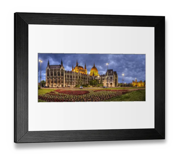 Framed Print : Facade of the Hungarian House of Parliament in Budapest Framed Print : Facade of the Hungarian House of Parliament in Budapest