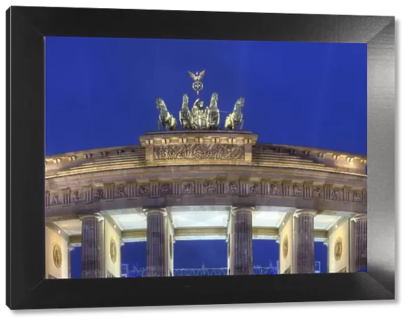 Night view of Quadriga Statue on Brandenburg Gate, Berlin