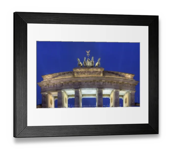 Framed Print : Night view of Quadriga Statue on Brandenburg Gate, Berlin Framed Print : Night view of Quadriga Statue on Brandenburg Gate, Berlin