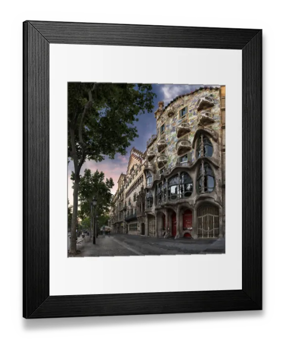 Framed Print : Casa BatllAo in Barcelona, Spain Framed Print : Casa BatllAo in Barcelona, Spain
