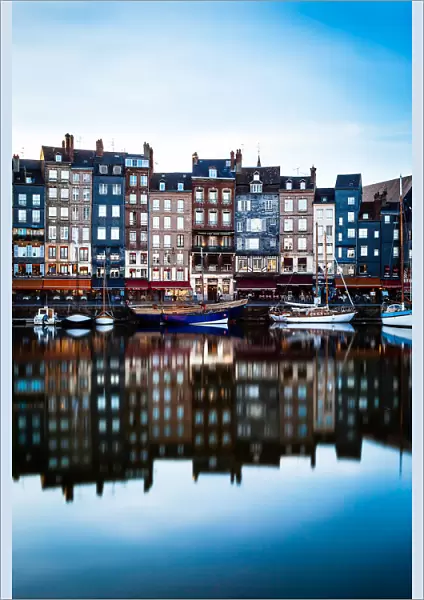 Honfleur is a harbor commune Norman (Calvados department) located on the