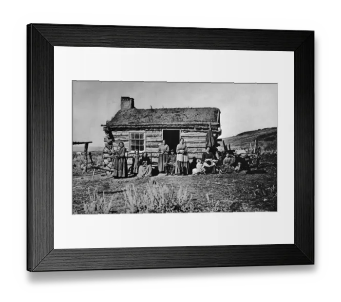 Framed Print : Log Cabin. Women and children outside a log cabin. (Photo by Hulton Archive / Getty Images) Framed Print : Log Cabin. Women and children outside a log cabin. (Photo by Hulton Archive / Getty Images)