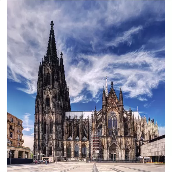 Lateral view of the Cologne cathedral